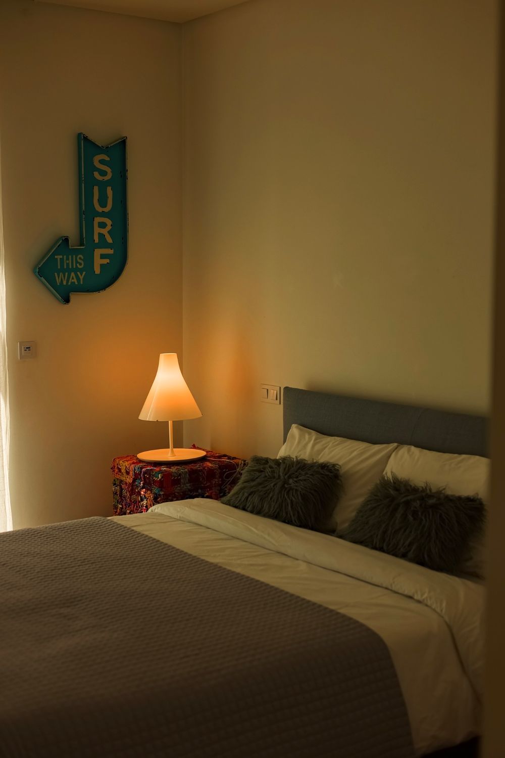 Surf-themed bedroom